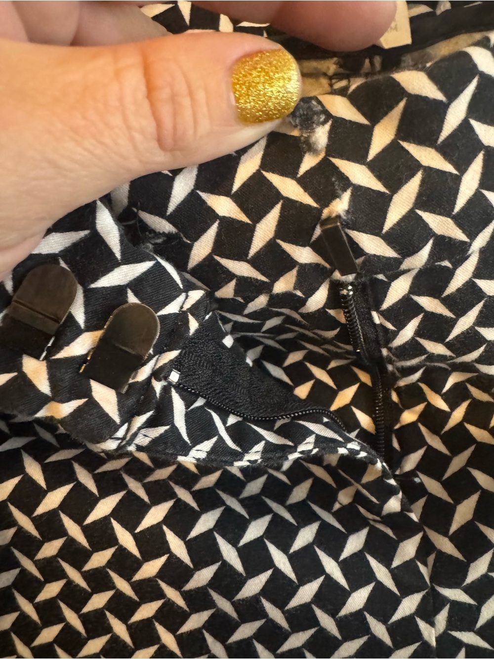 New York & Company Black and White Geometric Girls' Stretch Pants - Picture 3 of 5